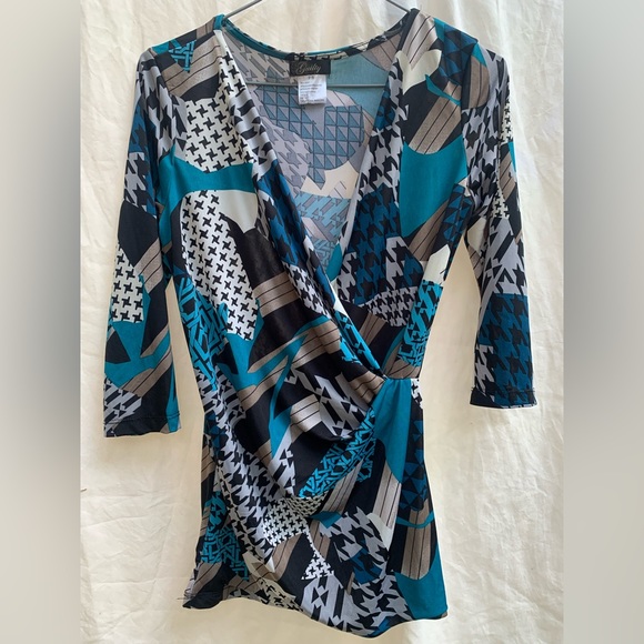 GUILTY Small Abstract pattern print Casual Blouse - Picture 3 of 4